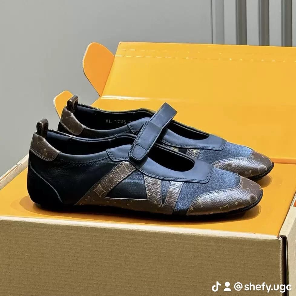 Leather Square-Toe Ballet Flats