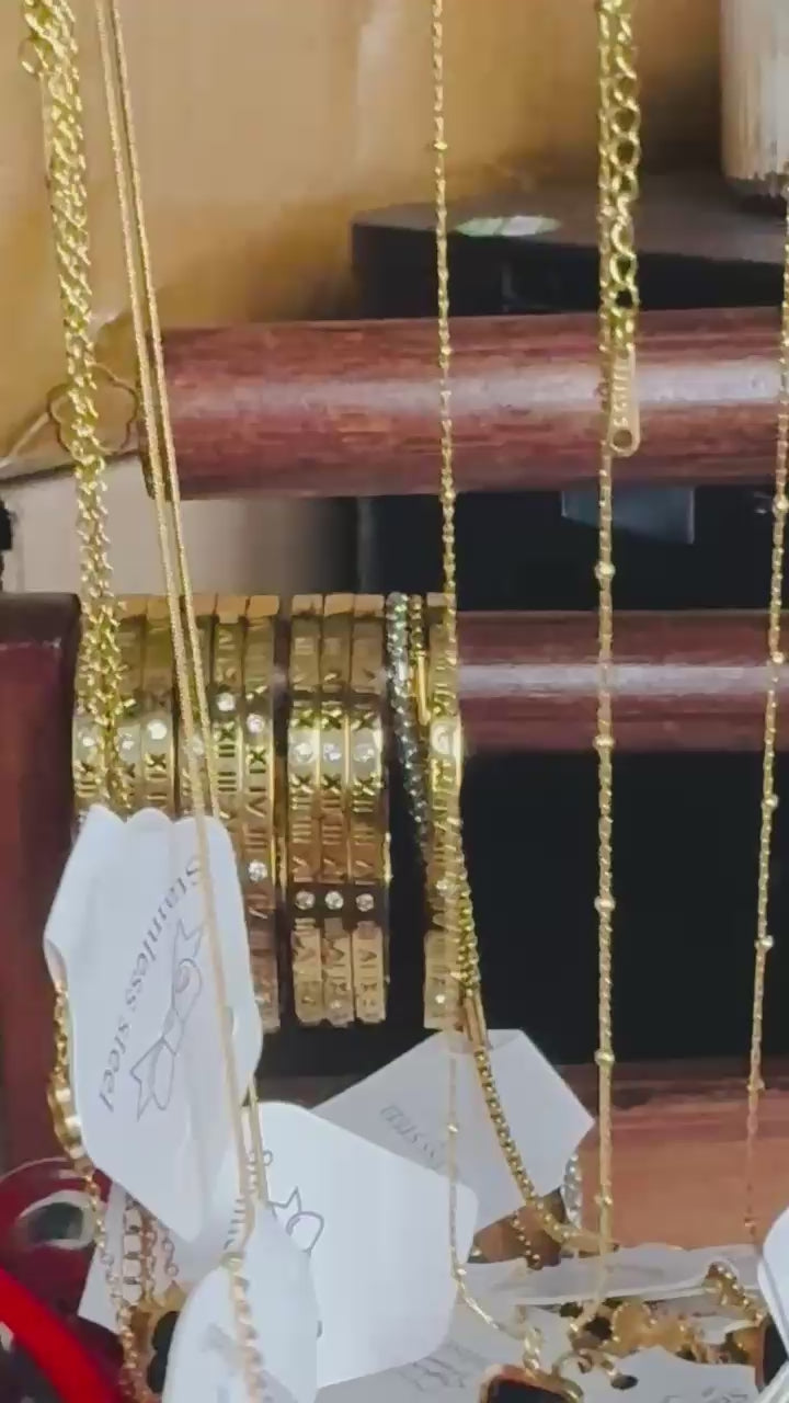 Layered Chain Necklace Set